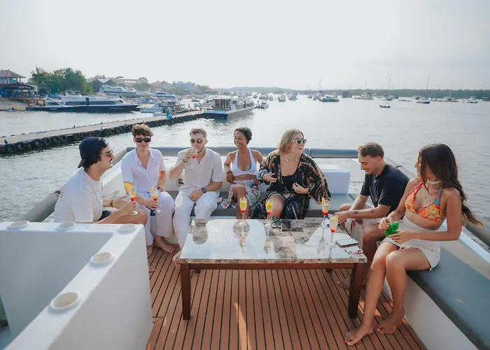 Botel Wanderlust Travel *